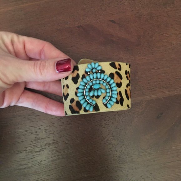 Leopard turquoise cuff - Picture 1 of 3